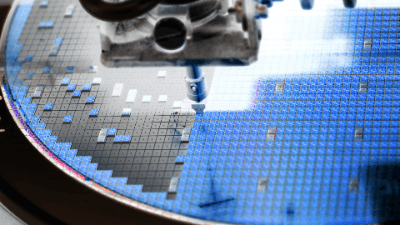 Field Effect Modulation of Ultrathin 2D Electrodes
